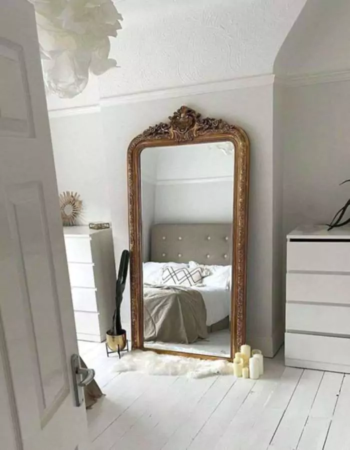 Parisian Mirror